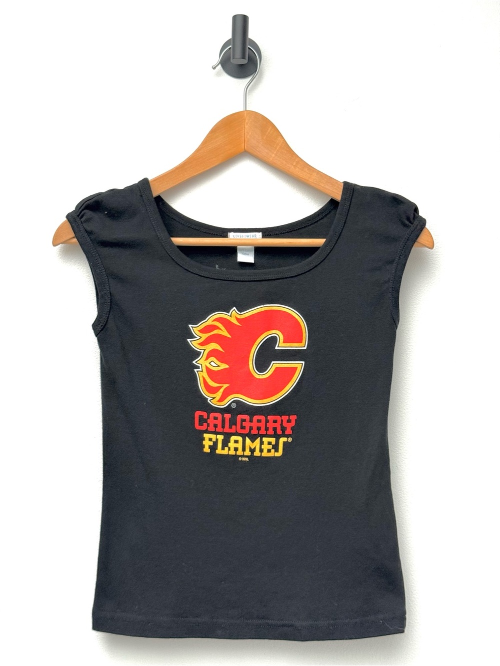 Vintage Y2K Calgary Flames Streetwear Society Logo Baby Tee Cap Sleeves